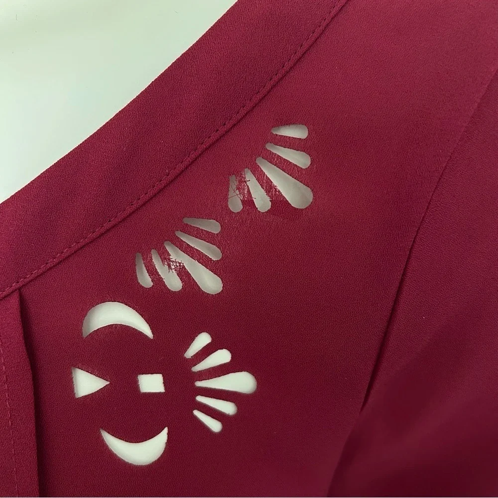 Maeve Anthropologie‎ chiffon laser cut burgundy red top size 4